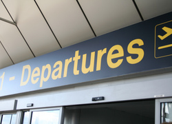 Normal_manchester_airport_departure_sign