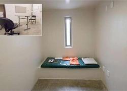 Normal_guantanamo_bay_david_hicks_cell__reading_room_inset_isoleercel_cel_politie_gevangenis_wiki_-c_