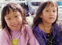 Normal_twingirls_tweeling_meisjes_dna_wiki_-c_