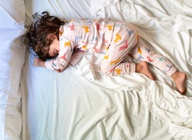 Kortere slaapduur als peuter vergroot kans op gedragsproblemen als kleuter