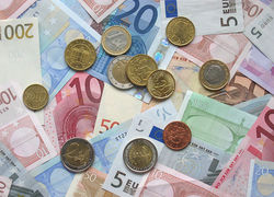 Normal_geld_briefjes_munten__-c_-euro_coins_and_banknotes