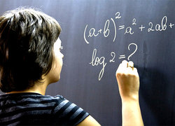 Normal_wiskunde_formule_schoolbord_leerling
