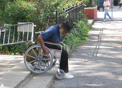 Normal_rolstoel_gehandicapt_beperking2321