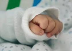 Normal_baby__hand__geboorte
