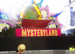 Normal_mysteryland_main_stage