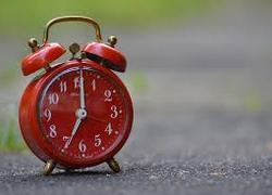 Normal_tijd_klok_deadline_rood_alarm_let_op