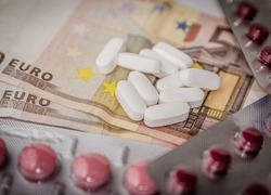 Normal_geld_medicijnen_medicatie