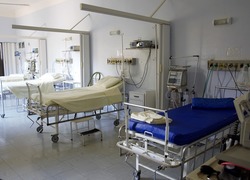 Normal_ziekenhuis__ziekenhuisbed__bedden
