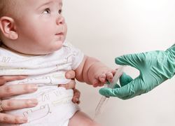 Normal_vaccineren_inenten_baby