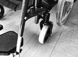 Normal_rolstoel_beperking_handicap_2
