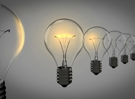 Normal_light-bulbs-1875384_960_720
