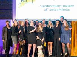 Normal_20191212_eetstoornissen_maskers_af_winnaar_mind_antonie_kamerling_award_2019g