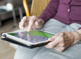 Helpdesk helpt ouderen online tijdens coronacrisis