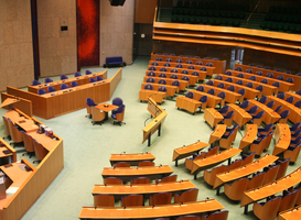Tweede Kamer debatteert over de aanpak van kabinet tijdens coronacrisis