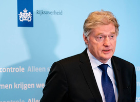 Minister Van Rijn hekelt snelle conclusie over uitbraak verpleeghuizen