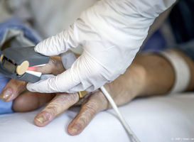 Aantal coronapatiënten in ziekenhuizen verder gedaald