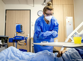 Aantal coronapatiënten in ziekenhuizen stijgt tot bijna 800