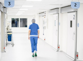 Weer minder coronapatiënten in ziekenhuizen