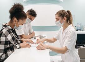 Steeds minder stageplekken voor verpleegkundestudenten