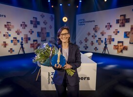Eerste Zorgverslimmer award uitgereikt aan psychiater Yvette Roke