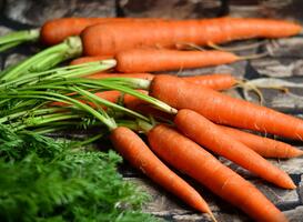 Feit of fictie: “Van te veel wortels eten word je oranje” 