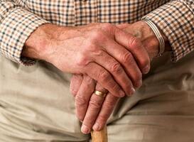 Ouderenmishandeling: wat is het en wat kunnen we ertegen doen? 