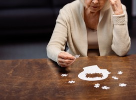Normal_senior-woman-collecting-jigsaw-puzzle-as-dementia-2022-06-23-15-06-36-utc-min__1_