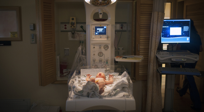 Carousel_baby-lying-in-incubator-2022-05-26-02-31-03-utc