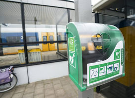 Nederland krijgt er 34 AED's bij, verwijzing naar rugnummer Nouri