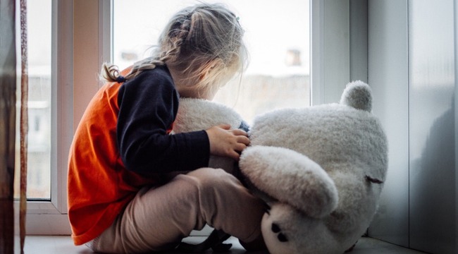 Carousel_sad-little-girl-with-a-teddy-bear-sadness-2022-08-01-01-21-32-utc-min__1_
