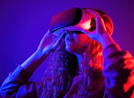 Normal_young-girl-in-virtual-reality-glasses-at-home-2023-03-31-23-20-13-utc__1_