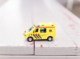84-jarige man uit Gorinchem verwondt ambulanceverpleegkundige