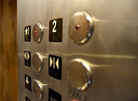 Bewoners met beperking in Amsterdamse flat al bijna twee weken zonder lift