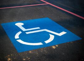 MS-patiënte is nare opmerkingen over parkeren op invalidenplek zat