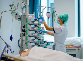 Aantal coronapatiënten in de ziekenhuizen blijft fors toenemen