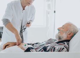 Meer mensen uit de doelgroep van palliatieve zorg stierven in 2021 thuis