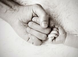 Postnatale depressies komen vaker voor onder vaders dan gedacht