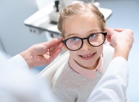 Artsen slaan alarm over toenemend aantal kinderen met oogproblemen