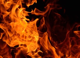Celstraf en jeugd-tbs voor vrouw die brand stichtte in eigen kamer Pluryn