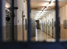 Behahandeling psychose gedetineerden lost oorzaak agressief gedrag niet op