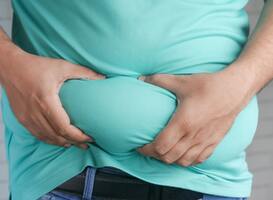 Meer dan de helft van de Nederlanders is te dik, nog steeds veel rokers