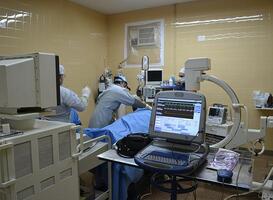 Klinieken moeten beter risico's van implantaten onderzoek voor gebruik