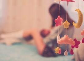 Professor presenteert boek over verdere verloop nadat vrouwen bevallen zijn