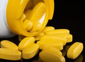 Week 24: Coronabeleid, te veel vitaminen, ouderenmishandeling & Omikron