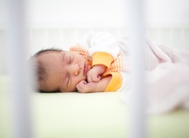 'Nog geen 2 procent van de slapende Instagrambaby's slaapt veilig'