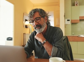 Grotere hulpbehoefte dagelijkse taken onder alleenstaande 55-plussers